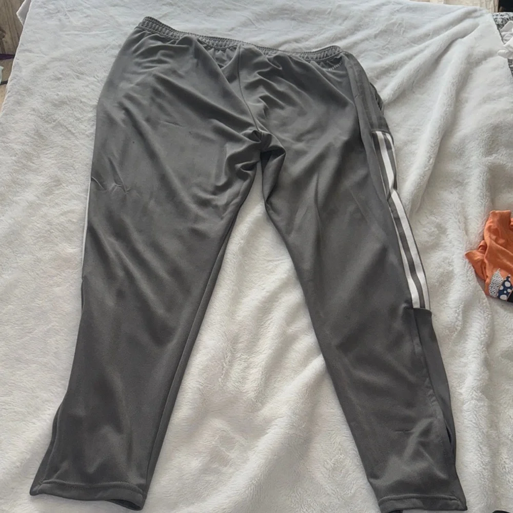 Adidas 2XL Gray Windbreaker Jacket with Signature Stripes